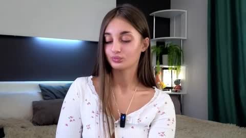 Isabella online show from 02-17-25, 04:09