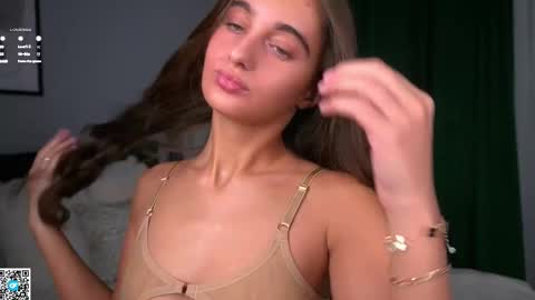 Isabella online show from 11-25-25, 01:05