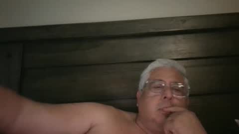 Snapshot of czar1974 chatting on 12-18-25, 01:00 czar1974 online show from 12-18-25, 01:00