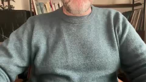 Snapshot of d_bowie chatting on 12-17-25, 10:21 d_bowie online show from 12-17-25, 10:21