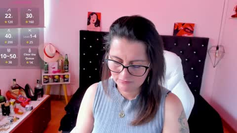 Mia  online show from 01-28-25, 06:07