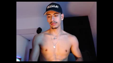 Snapshot of d_usma00 chatting on 11-26-25, 03:35 d_usma00 online show from 11-26-25, 03:35