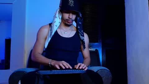 Snapshot of d_usma00 chatting on 12-16-25, 04:28 d_usma00 online show from 12-16-25, 04:28