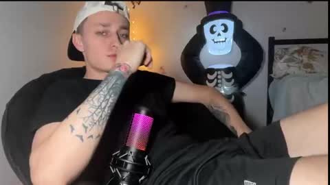 Snapshot of da_danya chatting on 10-29-25, 02:14 da_danya online show from 10-29-25, 02:14