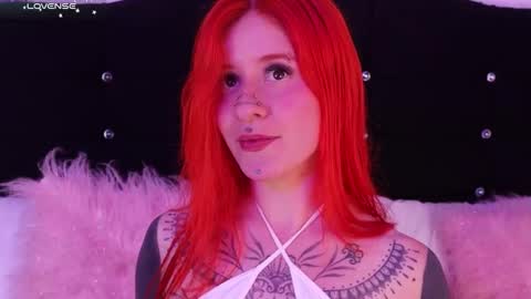 Snapshot of daarlene chatting on 02-06-25, 12:54 Darlene online show from 02-06-25, 12:54