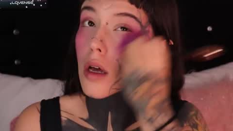 Snapshot of daarlene chatting on 02-11-25, 11:54 Darlene online show from 02-11-25, 11:54