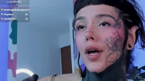 Snapshot of daarlene chatting on 03-09-25, 01:04 Darlene online show from 03-09-25, 01:04