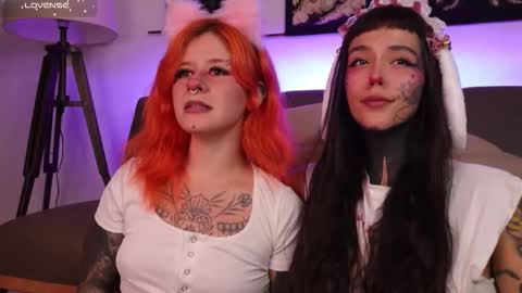 Snapshot of daarlene chatting on 10-31-25, 09:27 Darlene online show from 10-31-25, 09:27