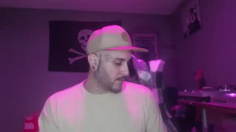 Snapshot of dabirdfree chatting on 02-20-25, 12:41 Destroyer online show from 02-20-25, 12:41