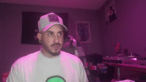 Snapshot of dabirdfree chatting on 09-19-25, 09:15 Destroyer online show from 09-19-25, 09:15