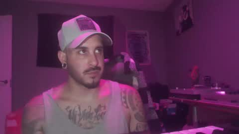 Snapshot of dabirdfree chatting on 09-20-25, 11:50 Destroyer online show from 09-20-25, 11:50