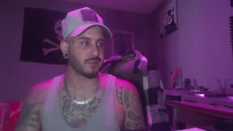 Snapshot of dabirdfree chatting on 09-21-25, 04:52 Destroyer online show from 09-21-25, 04:52