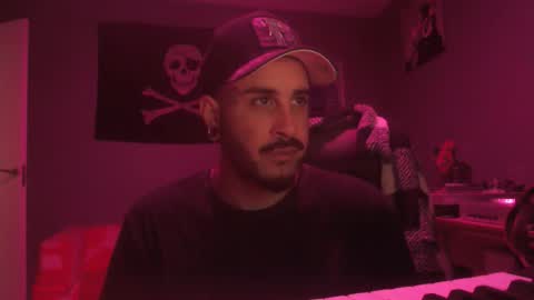 Snapshot of dabirdfree chatting on 10-17-25, 06:54 Destroyer online show from 10-17-25, 06:54