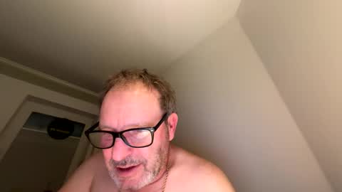 dachdecker7269 online show from 02-05-26, 05:23