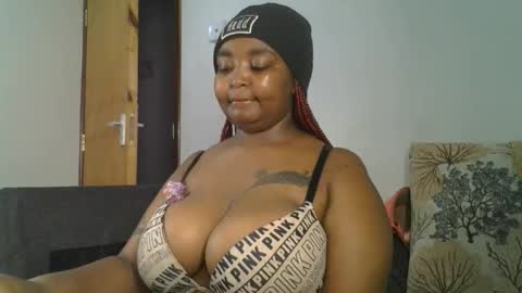 Snapshot of daddies_toy1 chatting on 10-25-25, 04:02 daddyiestoy online show from 10-25-25, 04:02