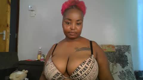 Snapshot of daddies_toy1 chatting on 10-26-25, 11:38 daddyiestoy online show from 10-26-25, 11:38