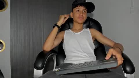 daddy_darcks online show from 10-01-25, 08:26