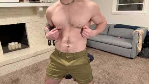 Snapshot of daddydaydrinkz chatting on 01-08-25, 05:59 DaddydayDrinkz online show from 01-08-25, 05:59