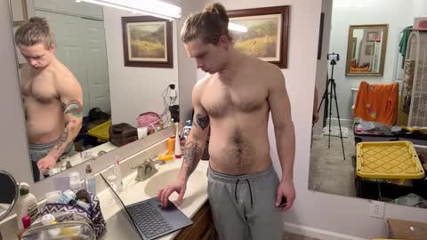 Snapshot of daddydaydrinkz chatting on 02-09-25, 05:19 DaddydayDrinkz online show from 02-09-25, 05:19