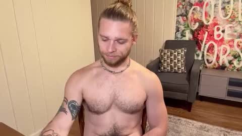 Snapshot of daddydaydrinkz chatting on 10-10-25, 04:55 DaddydayDrinkz online show from 10-10-25, 04:55