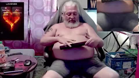 Snapshot of daddydom4fun chatting on 03-12-26, 09:54 Daddydom4fun online show from 03-12-26, 09:54