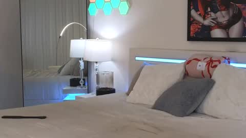 Sabrinna Bae online show from 12-22-24, 11:44