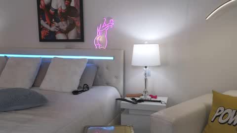 Sabrinna Bae online show from 01-02-25, 08:49