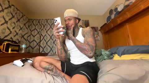sexy tatted king bbc online show from 11-24-25, 04:56