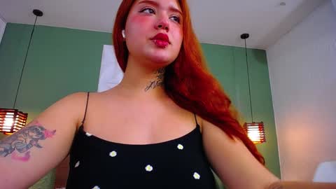 Snapshot of daddys_little_secrett chatting on 12-30-24, 05:02 Valen online show from 12-30-24, 05:02