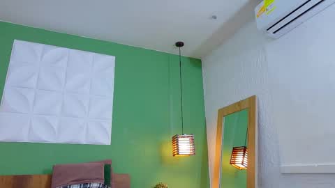 Snapshot of daddys_little_secrett chatting on 02-25-25, 02:33 Valen online show from 02-25-25, 02:33