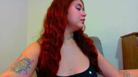 Snapshot of daddys_little_secrett chatting on 10-10-25, 11:59 Valen online show from 10-10-25, 11:59