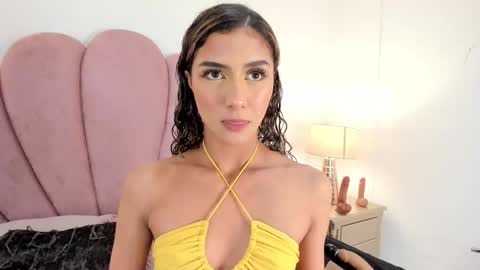 Snapshot of daddysgirrl1_ chatting on 12-01-25, 11:32 Bethany online show from 12-01-25, 11:32