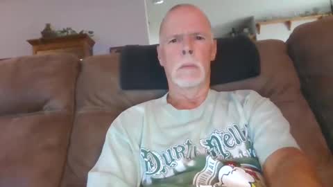 Snapshot of daddysmk chatting on 09-24-25, 04:54 daddysmk online show from 09-24-25, 04:54