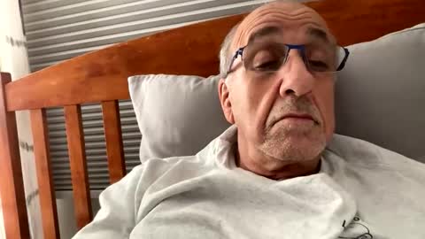 Snapshot of daddyweis chatting on 11-27-25, 04:14 daddyweis online show from 11-27-25, 04:14