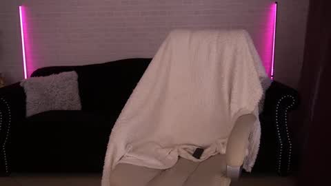 daenerys_daen online show from 02-28-25, 07:37