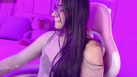 Snapshot of daenerysbm chatting on 03-12-26, 07:20 Naomy online show from 03-12-26, 07:20