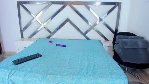 Snapshot of daenerysxxx chatting on 10-28-25, 08:33 daenerysxxx online show from 10-28-25, 08:33