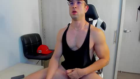 Snapshot of dafboy_ chatting on 11-16-25, 12:44 Allan Daf online show from 11-16-25, 12:44