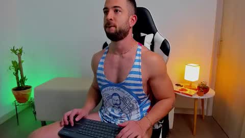 Snapshot of dafboy_ chatting on 12-05-25, 01:42 Allan Daf online show from 12-05-25, 01:42