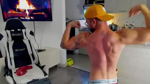 Snapshot of dafboy_ chatting on 12-14-25, 01:00 Allan Daf online show from 12-14-25, 01:00