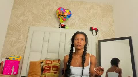 daffnelewis online show from 04-22-26, 11:56