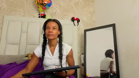 daffnelewis online show from 04-25-26, 11:13