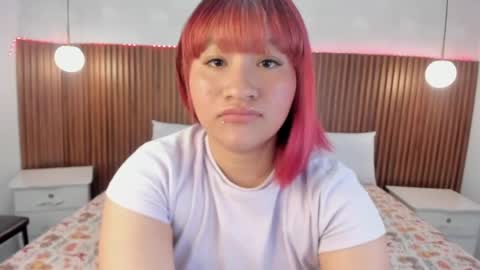 Snapshot of dafne_evaans chatting on 04-21-26, 12:00 dafne_evaans online show from 04-21-26, 12:00