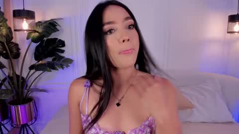 dafne_hillss online show from 11-19-25, 01:11