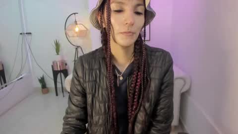 dafne huges online show from 12-15-24, 12:06