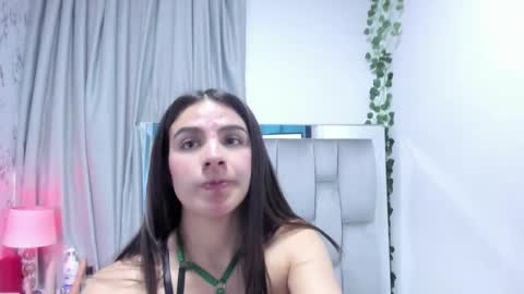 Snapshot of dafne_quenn chatting on 09-20-25, 12:39 dafne_quenn online show from 09-20-25, 12:39