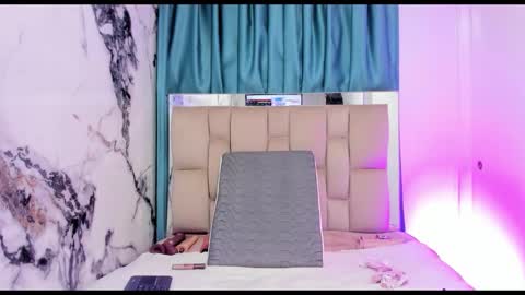 Snapshot of dafne_quenn chatting on 10-03-25, 01:19 dafne_quenn online show from 10-03-25, 01:19