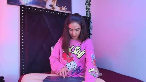Snapshot of dafne_quenn chatting on 11-15-25, 01:07 dafne_quenn online show from 11-15-25, 01:07
