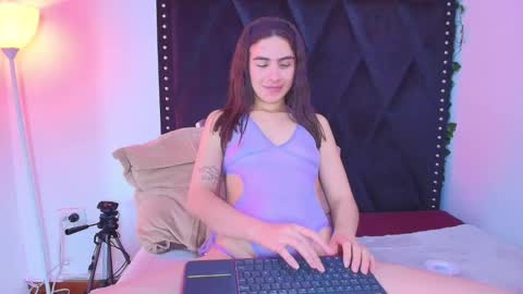 Snapshot of dafne_quenn chatting on 11-19-25, 01:00 dafne_quenn online show from 11-19-25, 01:00