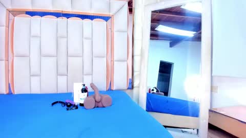 Snapshot of dafnee_adams chatting on 10-01-25, 12:00 Dafnee online show from 10-01-25, 12:00